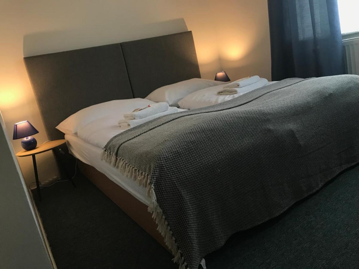 Garni G Hotel Жилина Екстериор снимка